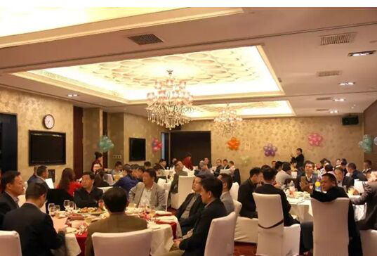 仟億達(dá)(831999)董事長(zhǎng)鄭兩斌參加福建省非公有制經(jīng)濟(jì)人士座談交流會(huì) 仟億達(dá)(831999)董事長(zhǎng)鄭兩斌參加福建省非公有制經(jīng)濟(jì)人士座談交流會(huì)